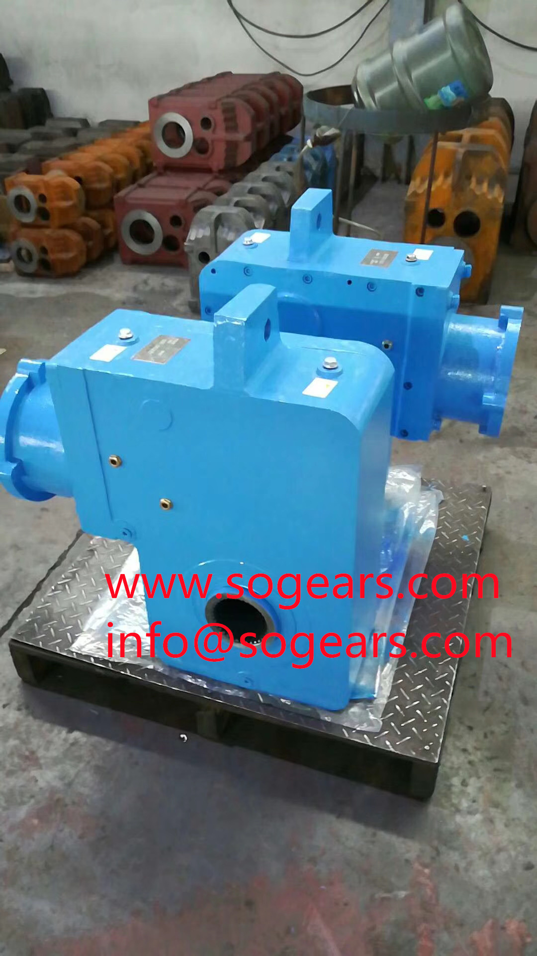 Helical gearbox 90 degree transmission