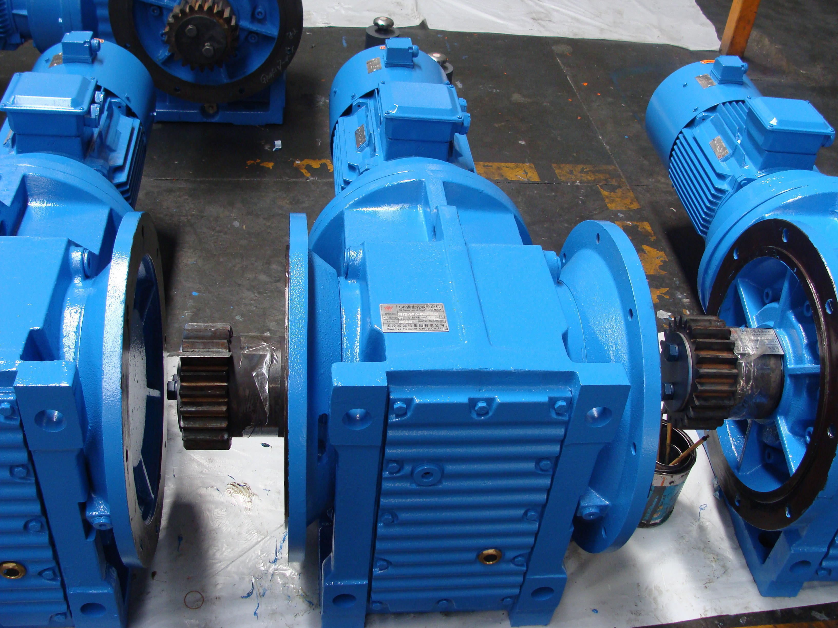 Helical bevel gear reducer
